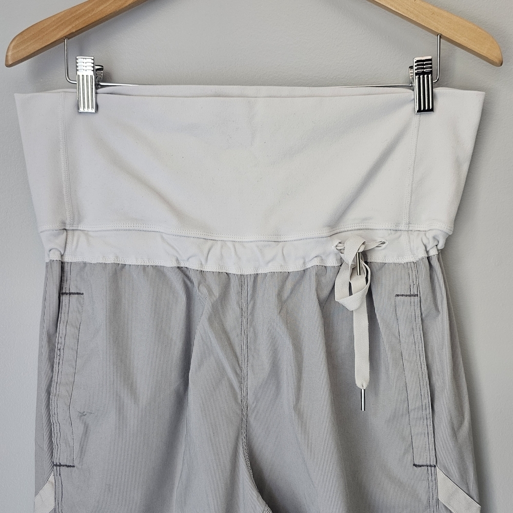 Gray and White High-Waisted Pants - Picture 3 of 9
